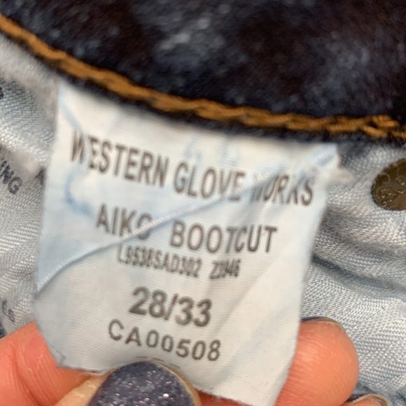 Silver Jeans Aiko Bootcut Size 28 Dark wash denim with stretch - Picture 8 of 13